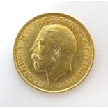 Coin : A George V 1914 gold half sovereign coin. Total weight approx. 4g Please Note - we do not