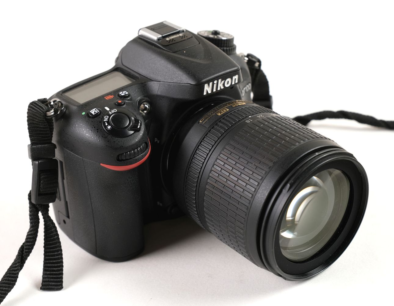 * Nikon D7100 Digital Camera (DSLR) with VR AF-S 18-105mm lens (boxed) plus other camera equipment - Image 2 of 4