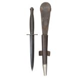 Fighting Knife. A WWII period 3rd pattern B2 fighting knife