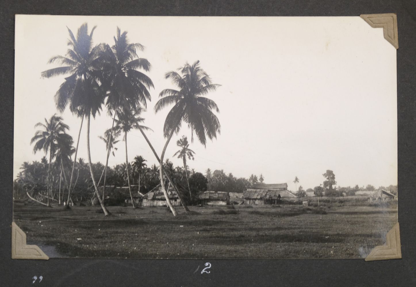 China and the Far East. A group of 7 incomplete photograph albums relating to China, Hong Kong, etc. - Image 5 of 23