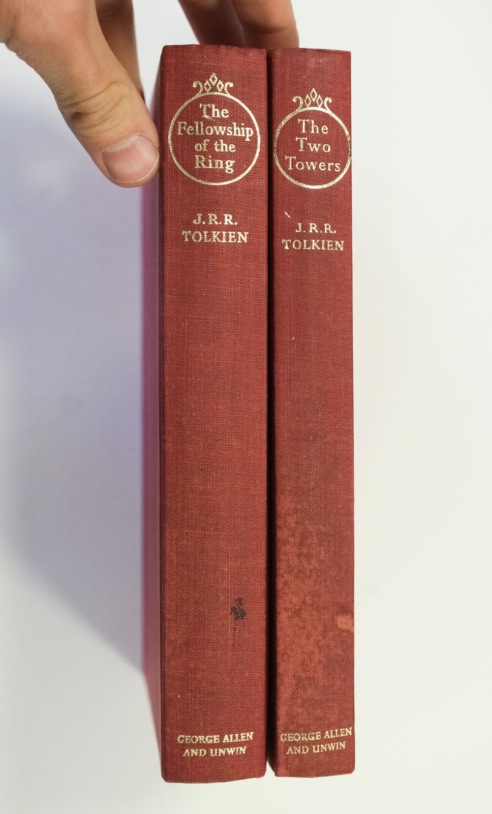 Tolkien (J.R.R.) Lord of the rings 3 volumes mixed impressions 500-800 - Image 4 of 27