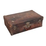 AN EARLY 20TH CENTURY LOUIS VUITTON BROWN LEATHER TRAVELLING CASE