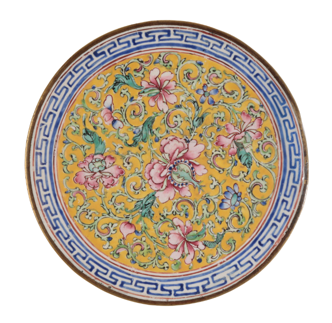 A CHINESE CANTON ENAMEL FAMILLE ROSE YELLOW-GROUND CIRCULAR BOX AND COVER - Bild 2 aus 3