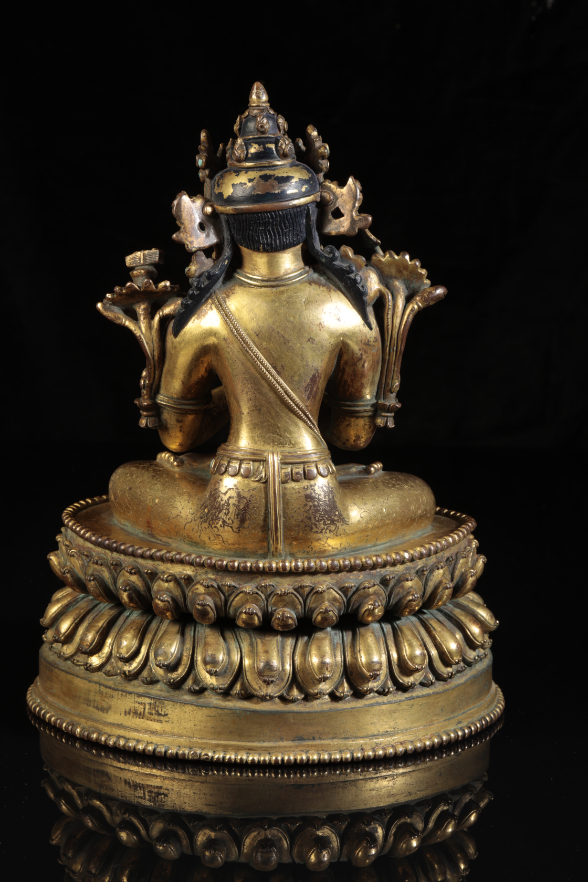 A SINO-TIBETAN GILT BRONZE TARA - Image 3 of 4