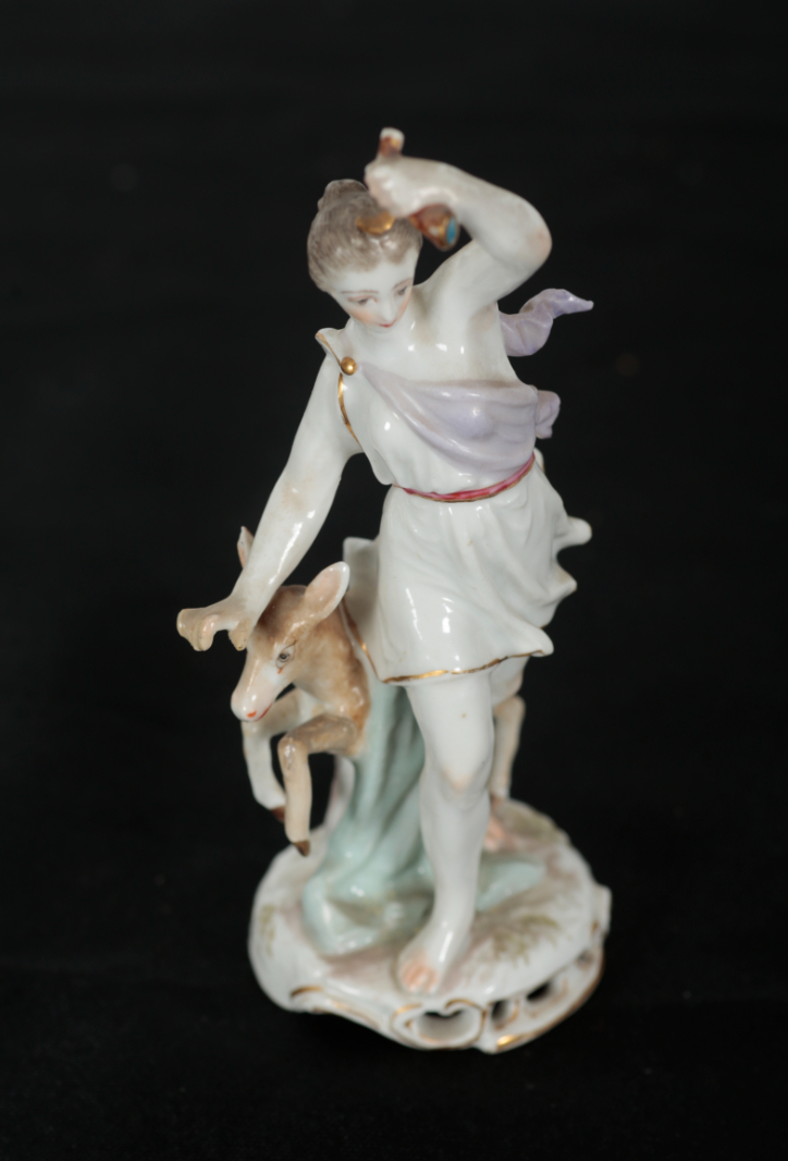AN EARLY 20TH CENTURY SITZENDORF PORCELAIN FIGURE OF A DUKE AND DUCHESS - Image 4 of 9