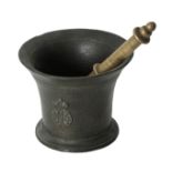 A LATE 17TH CENTURY BRONZE MORTAR WITH PESTLE
