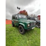 A LAND ROVER DEFENDER 90 200 TDI SWB