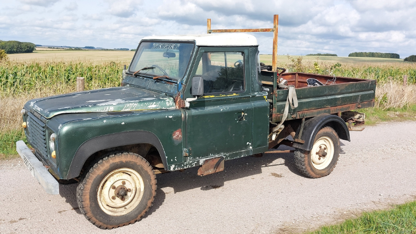 A LAND ROVER 110 TIPPER - Image 3 of 9