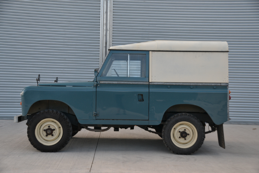 A LAND ROVER SERIES 2A 88" HARD TOP 2.25P - Image 13 of 29