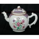AN 18TH CENTURY CHINESE PORCELAIN SPHERICAL TEAPOT & COVER