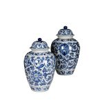 A PAIR OF BLUE AND WHITE PORCELAIN GINGER JARS