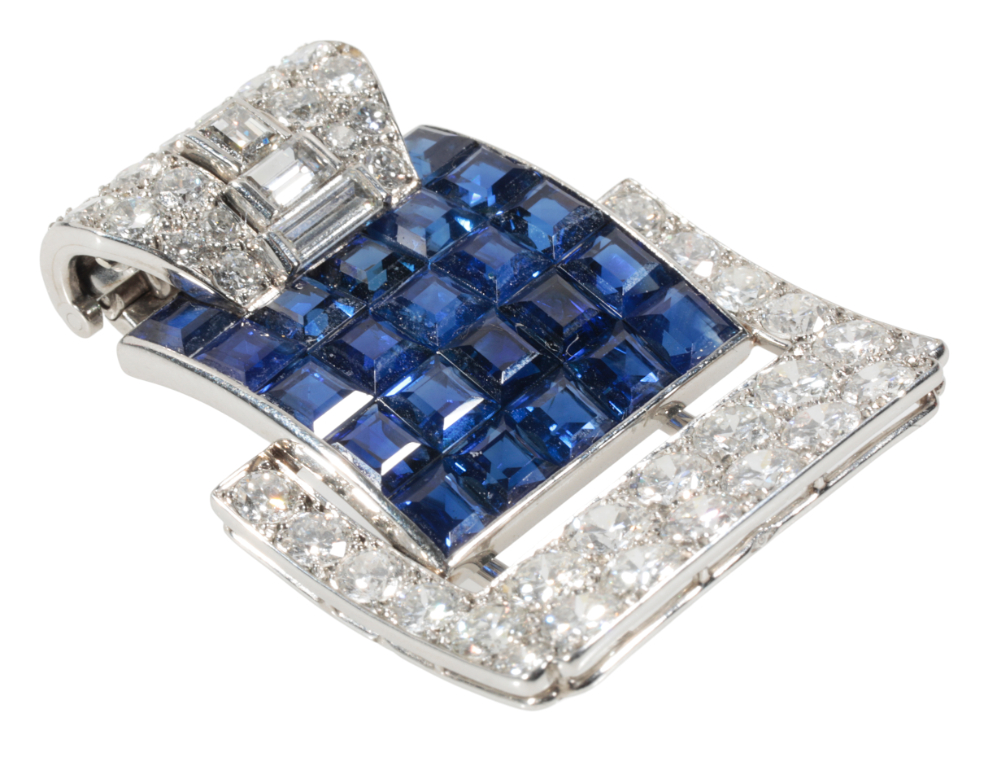 CARTIER: AN ART DECO SAPPHIRE AND DIAMOND CLIP BROOCH - Image 4 of 4