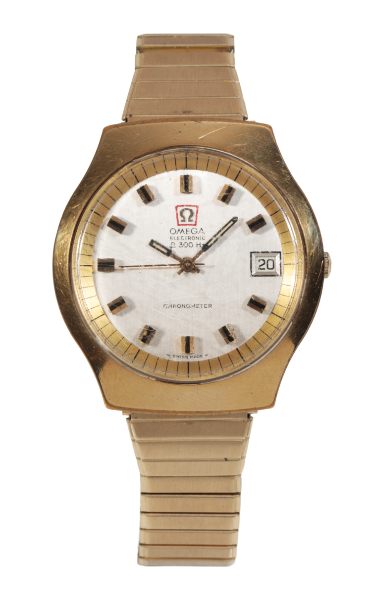 OMEGA ELCTRONIC F300 Hz: A GENTLEMAN'S GOLD-PLATED WRISTWATCH