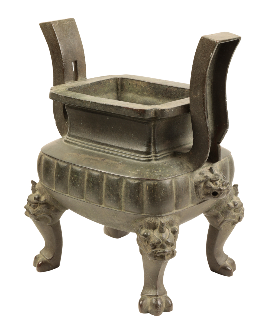 A LARGE CHINESE BRONZE INCENSE-BURNER - Image 2 of 9