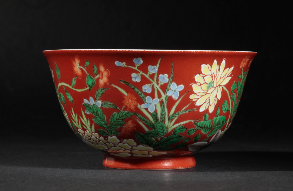 A FINE CHINESE CORAL-GROUND BOWL - Image 3 of 7