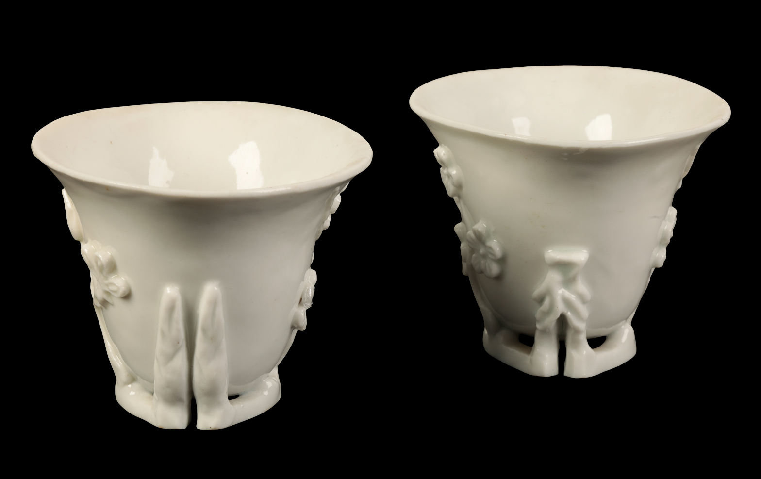 A PAIR OF CHINESE BLANC DE CHINE LIBATION CUPS - Image 2 of 5