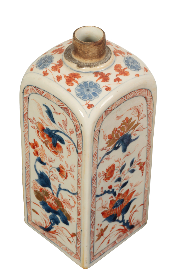 A PAIR OF CHINESE 'IMARI' CANISTERS - Image 2 of 5