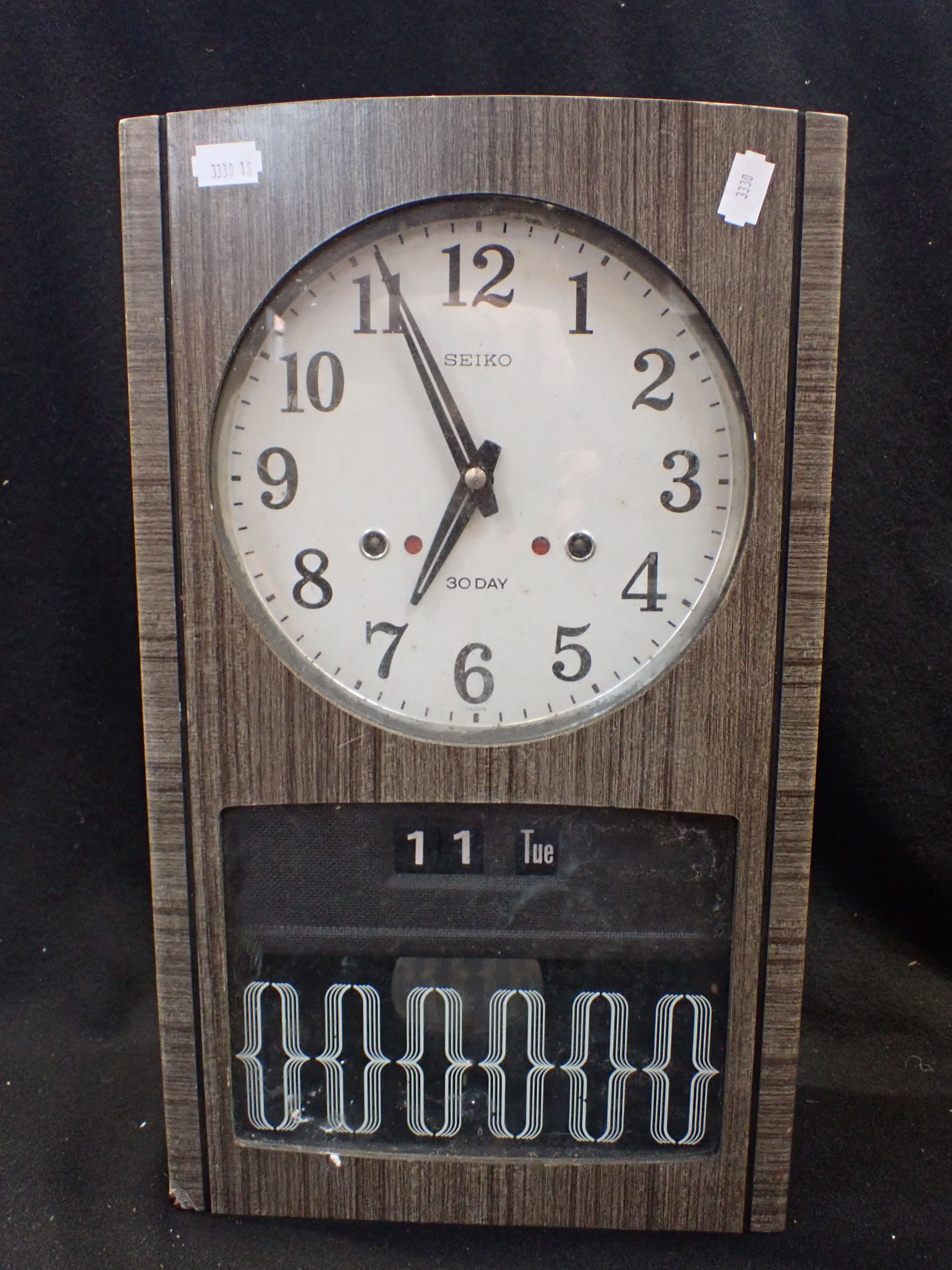 A 1960S RETRO SEIKO WALL CLOCK