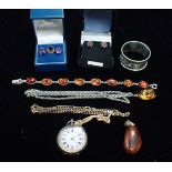 A COLLECTION OF JEWELLERY