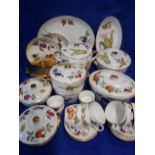 A COLLECTION OF ROYAL WORCESTER 'EVESHAM' DINNERWARE