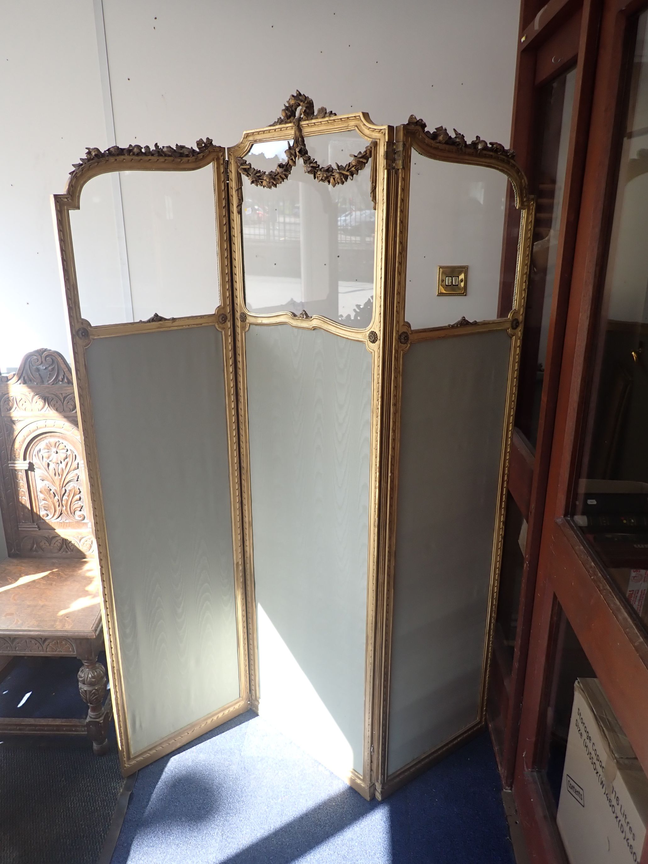 A LOUIS XV STYLE MOULDED AND GILT THREE-PANEL FOLDING SCREEN - Image 2 of 2