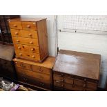 AN 18TH CENTURY OAK BUREAU