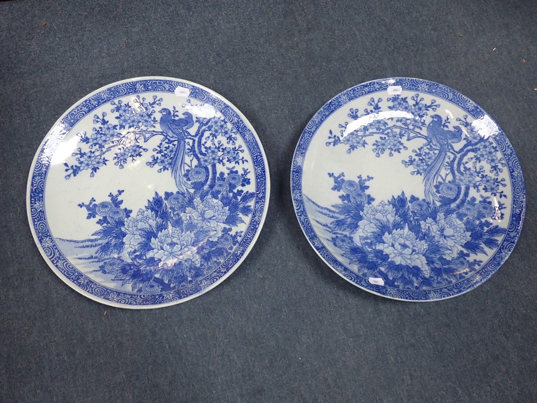 A PAIR OF JAPANESE BLUE AND WHITE DISHES