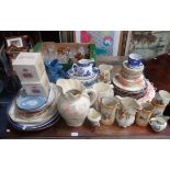 A COLLECTION OF BLUE AND WHITE CERAMICS