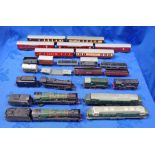 LARGE COLLECTION OF HORNBY DUBLO AND LATER 00 GAUGE