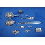 A COLLECTION OF FOREIGN MARKED WHITE METAL ITEMS
