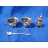 A PAIR OF EDWARDIAN SILVER SALTS