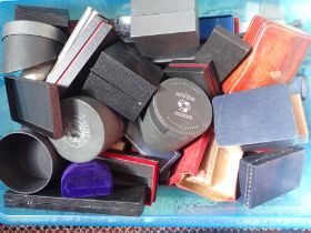 A QUANTITY OF VARIOUS WATCH BOXES