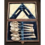 A SET OF CASED GEORGIAN TEASPOONS