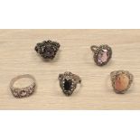 A COLLECTION OF DRESS RINGS