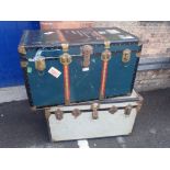 A LARGE VINTAGE TRAVELLING TRUNK