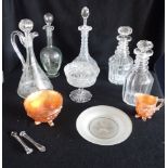 A QUANTITY OF GLASSWARE