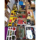 A LARGE QUANTITY OF MECCANO COMPONENTS