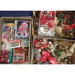 A QUANTITY OF CHRISTMAS DECORATIONS