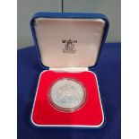 A 1977 ROYAL MINT SILVER JUBILEE SILVER PROOF CROWN, CASED