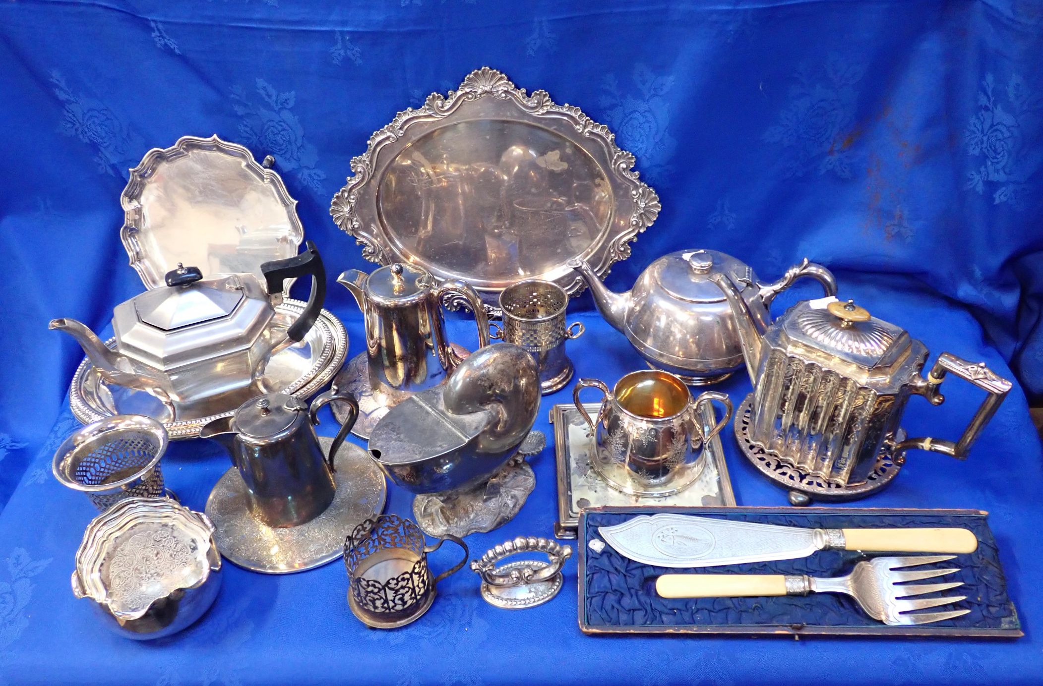 A QUANTITY OF SILVER PLATED WARE