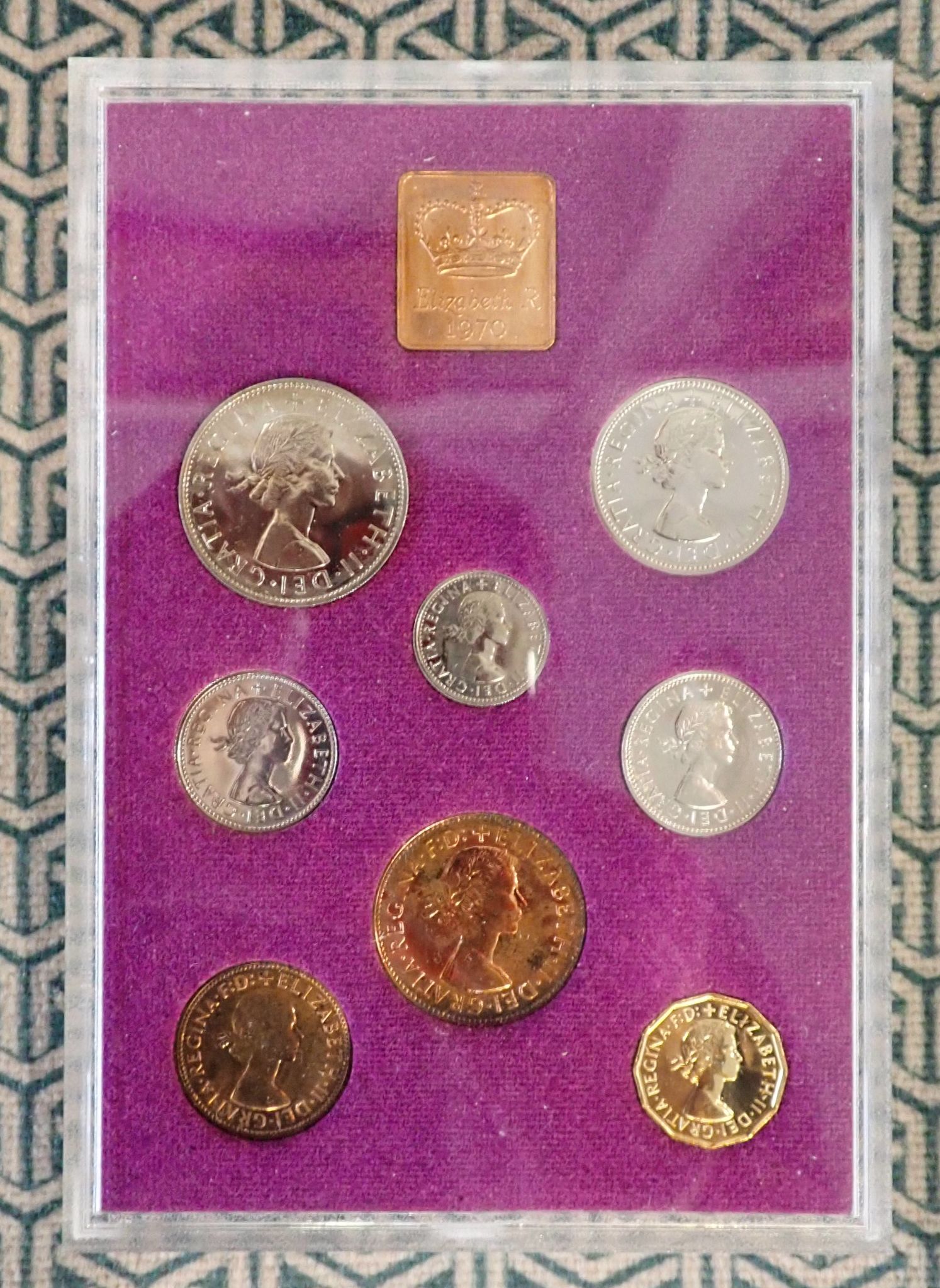A 1970 GREAT BRITAIN PROOF SPECIMEN COIN SET - Image 3 of 3