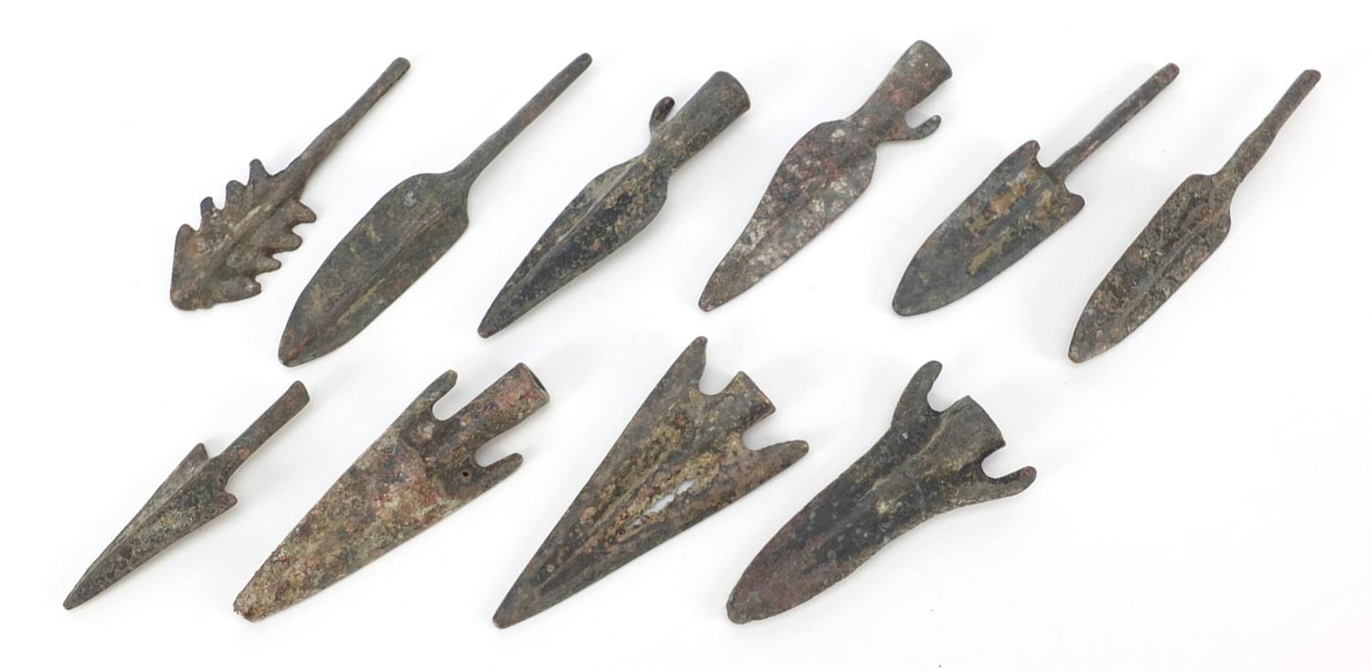 Collection of bronze arrow heads, the largest approximately 7cm in length