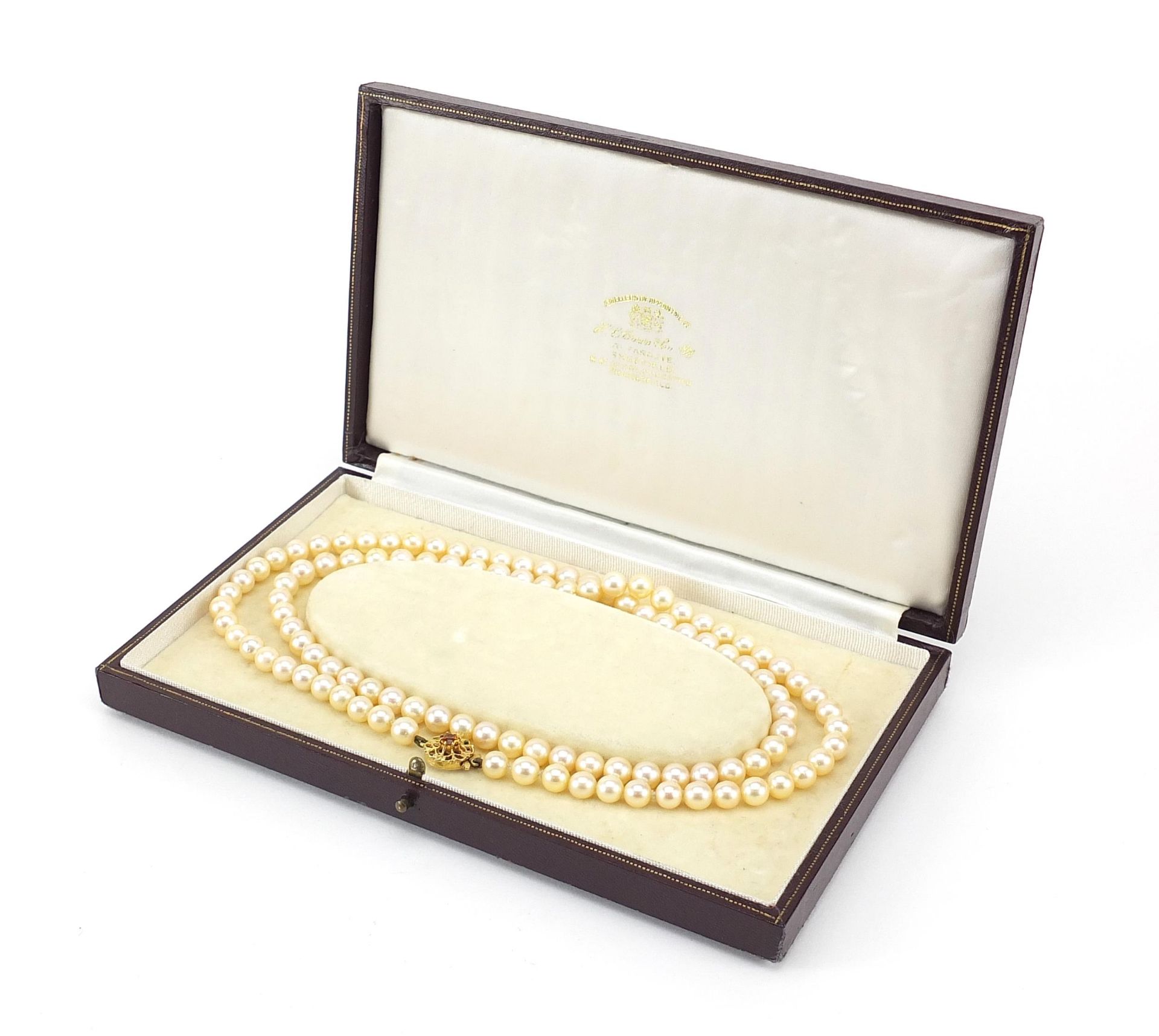 Single string pearl necklace with 9ct gold citrine clasp housed in a K L Brown & Son Ltd Sheffield - Bild 4 aus 5