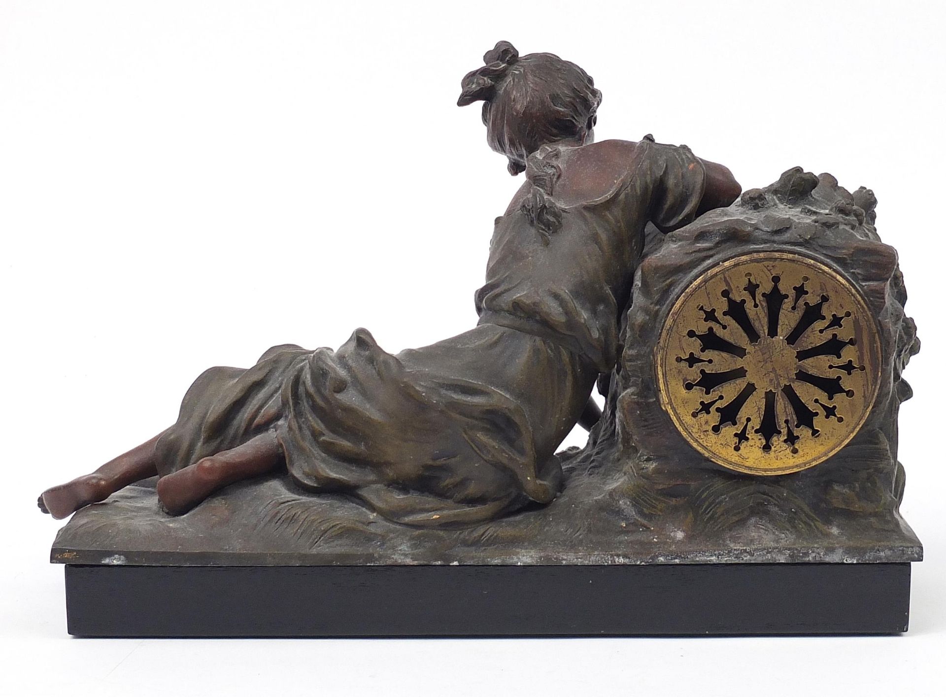 Art Nouveau spelter maiden design mantle clock with circular enamel dial having - Bild 3 aus 6