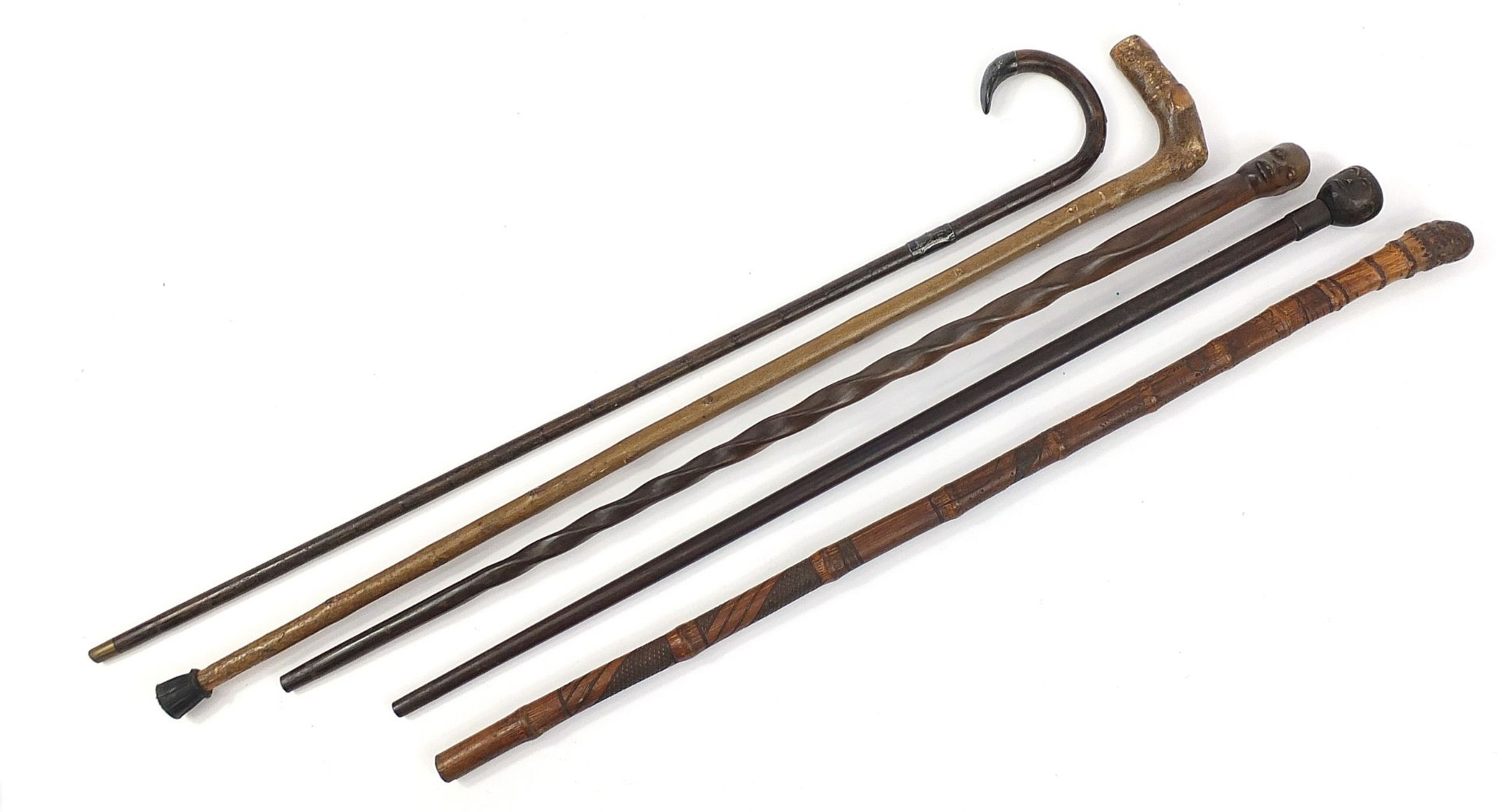 Five walking sticks, including a Chinese bamboo example with silver mounts - Bild 2 aus 3