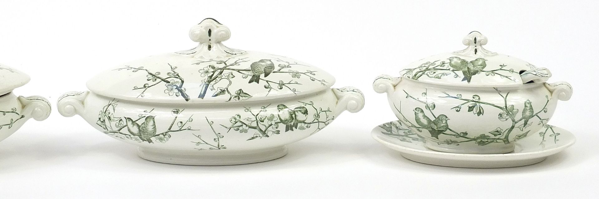 George Jones, Victorian Aesthetic almonds dinnerware including two lidded tureens, the largest - Image 3 of 7