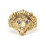 9ct gold lion head ring with sapphire eyes, size S, 7.4g