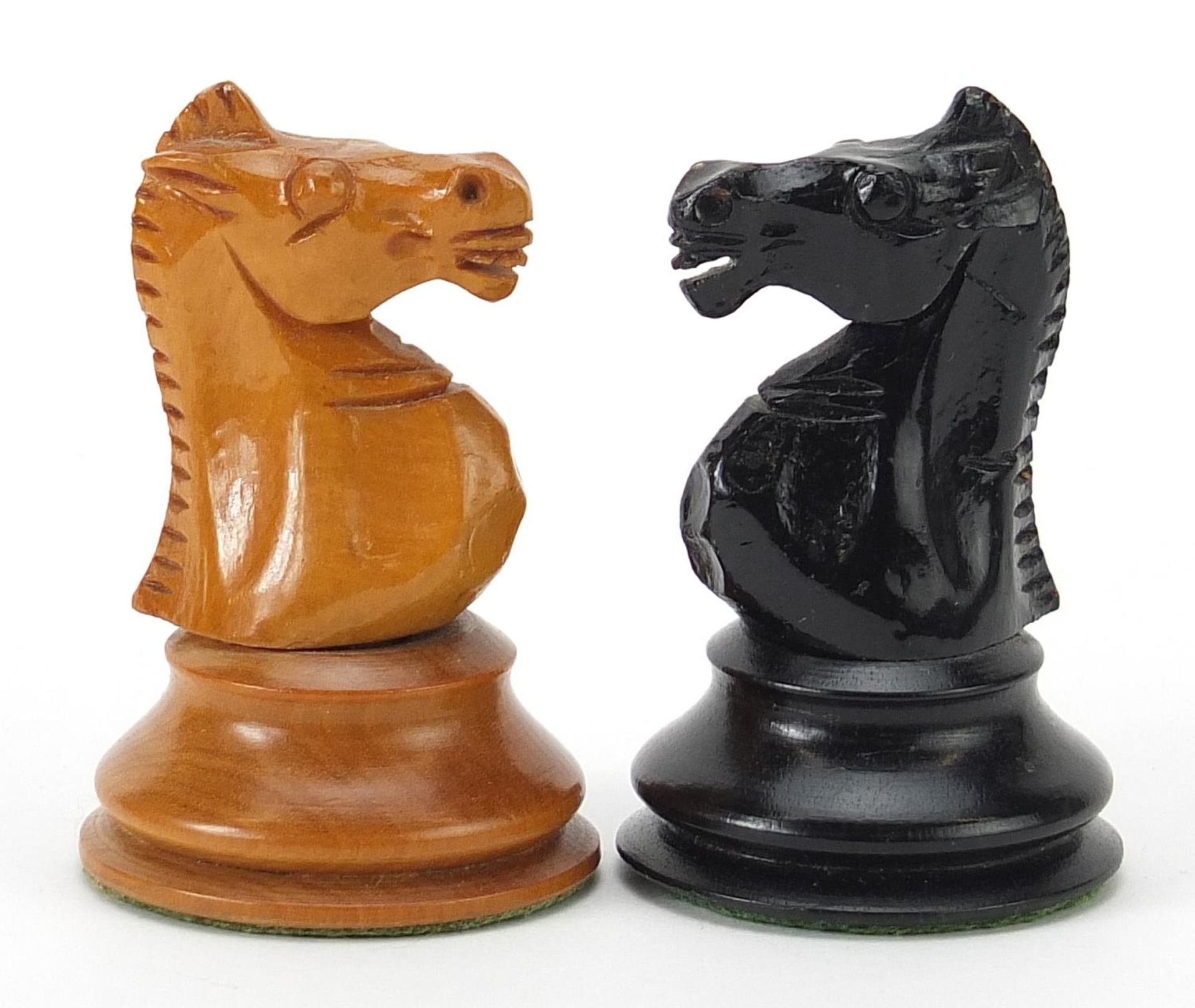 Ebony and boxwood Staunton pattern chess set with folding board, the largest pieces each 8cm high - Image 5 of 7