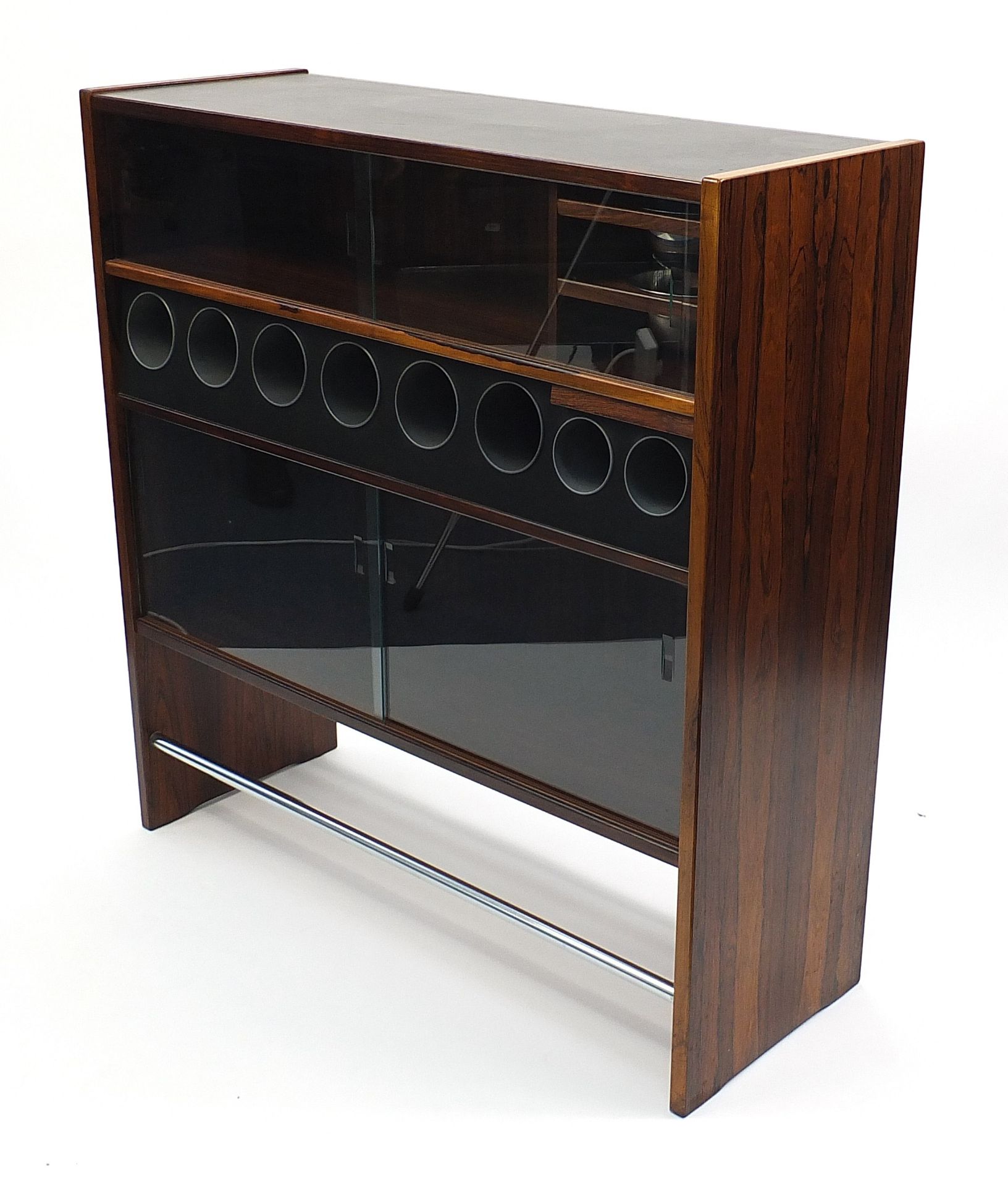 Poul Heltborg for Heltborg Mobler, Danish rosewood cocktail or buffet bar with sliding glass - Image 3 of 4
