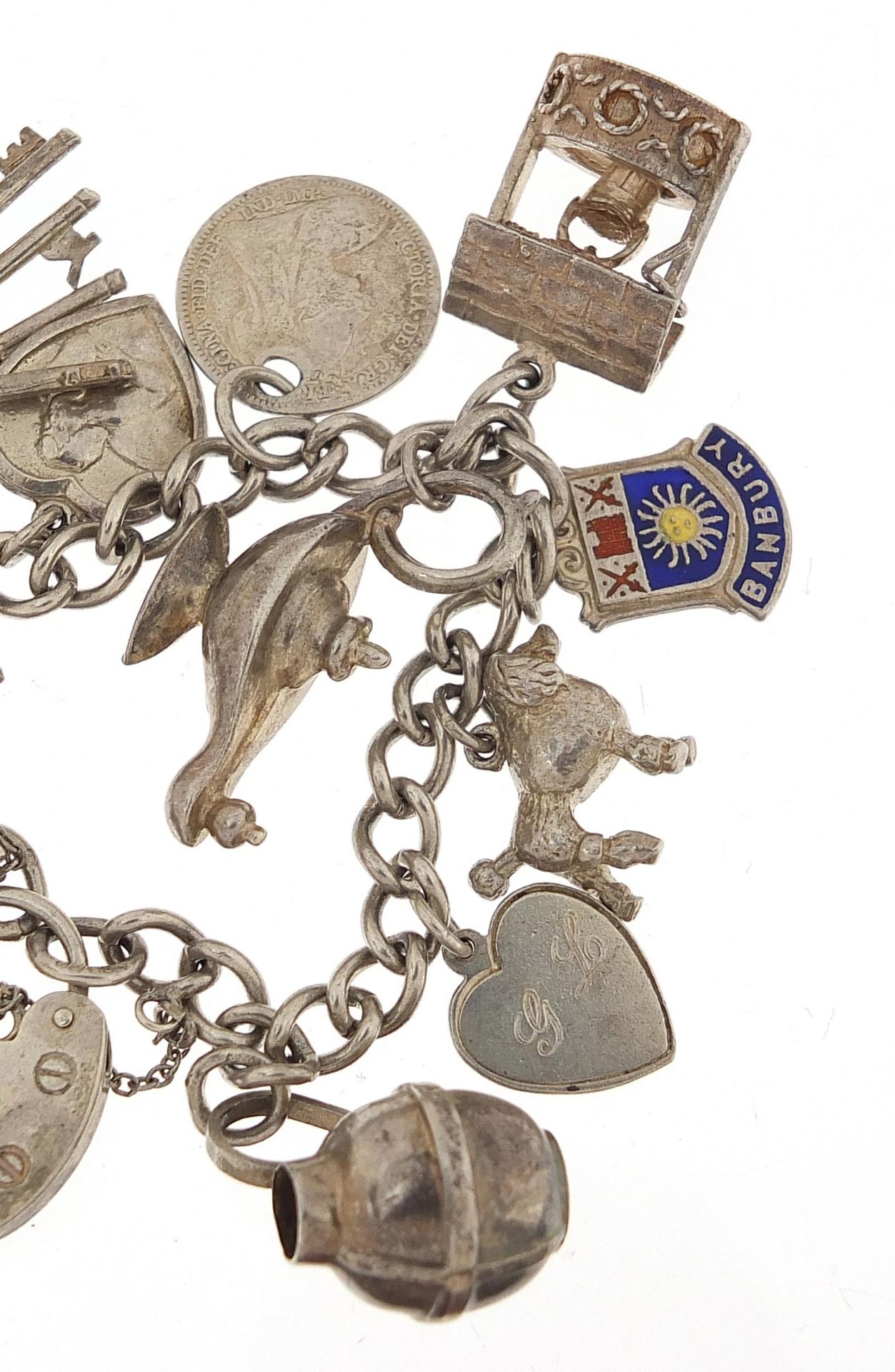 Silver charm bracelet with a selection of mostly silver charms, 49.0g - Bild 3 aus 5